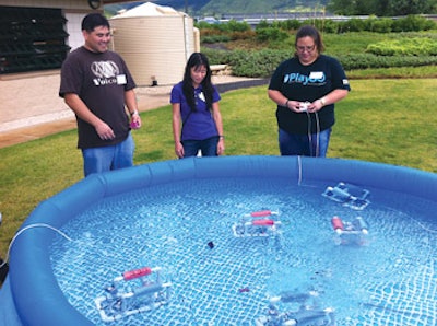 photo of people learning how to operate SeaPerches