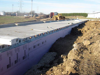 photo of 200-foot vinyl liner project
