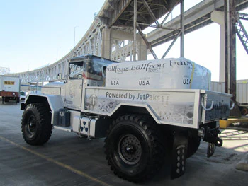 photo of the Bullfrog Spas truck