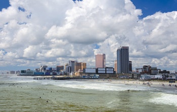 Ocean view of Atlantic City shoreline/skyline