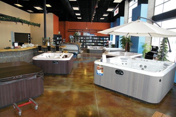 The showroom floor at Northwest Hot Springs in Ferndale, Wash. (Photos courtesy of Northwest Hot Springs.)