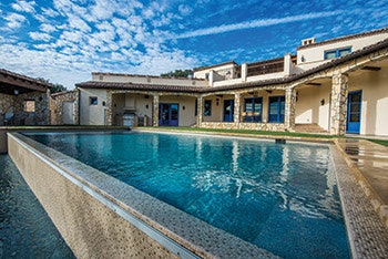 photo of Barefoot Pools and Custom Landscapes project