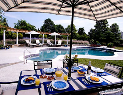 photo of Cocktail pool