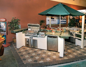 photo of a pool enclosure showroom