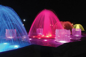 Aq09 Splash Fountain People Sm
