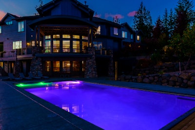 S.R.Smith’s Mod-Lite™ LED lights provide a beautiful, bright upgrade without a physical connection to power.