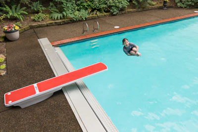TrueTread™ Diving Boards from S.R.Smith make an old favorite new again with a modern, sporty look and a unique textured surface.