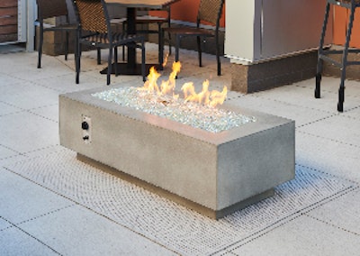 Outdoor Greatroom Cove Linear