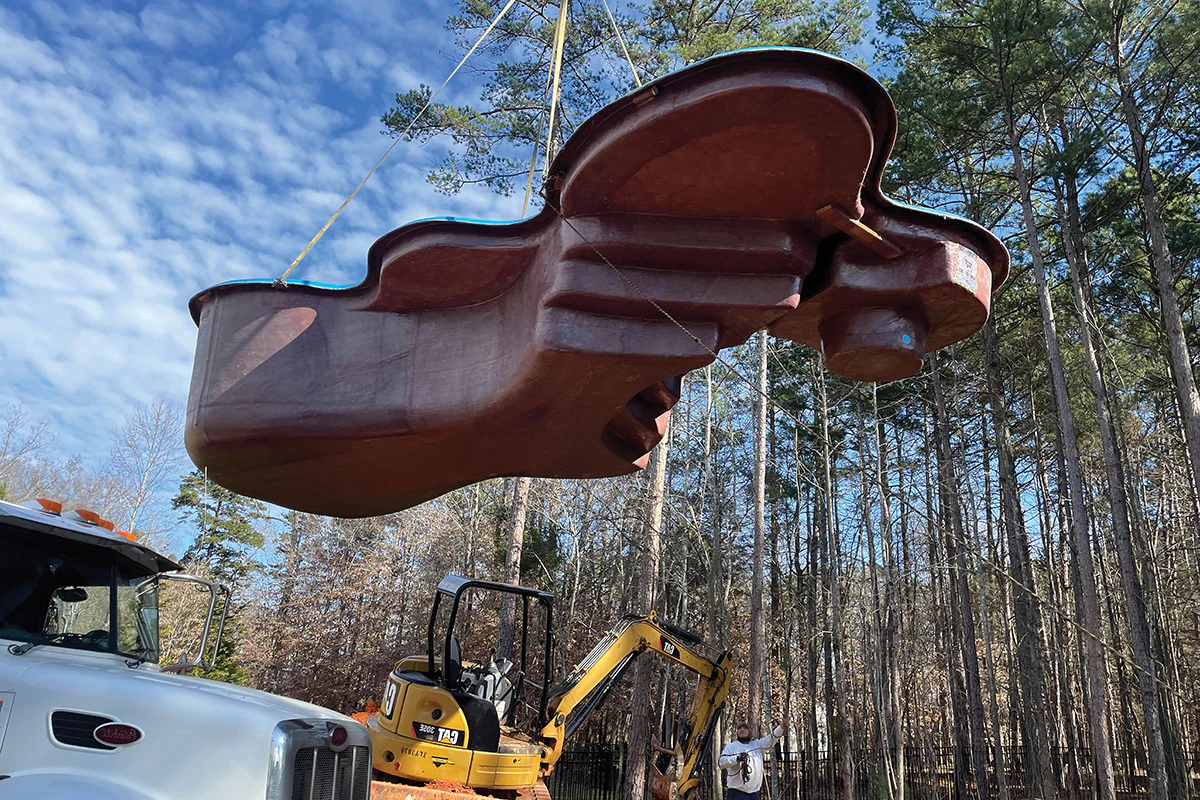 Handling Shells | AQUA Magazine