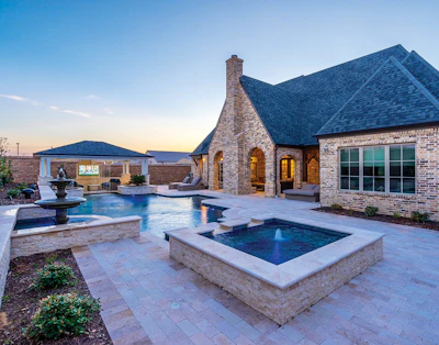 Category: Geometric By: Venture Custom Pools, Plano, Texas