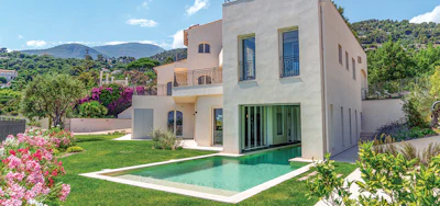 Category: POOL WITH AUTOMATIC COVERS By: Diffazur Piscines, Saint-Laurent-Du-Var, Alpes-Maritimes