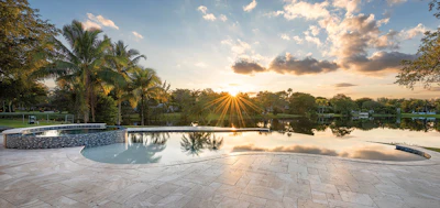 Category: FREEFORM By: Ike’s Carter Pools, Oakland Park, Fla.