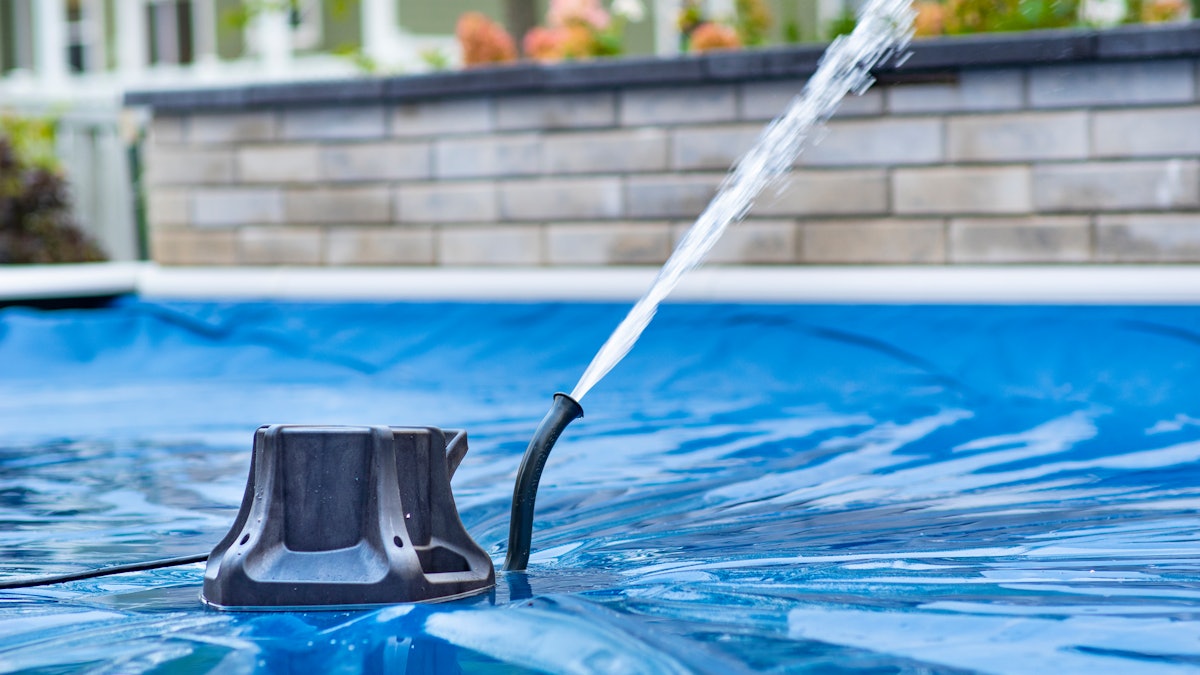 marmeren mouw stoel Automatic Pool Covers Offering an Exclusive Pool Cover Pump | AQUA Magazine
