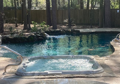 4 R 923 Aq F1 Sunbelt Spas1 Lg