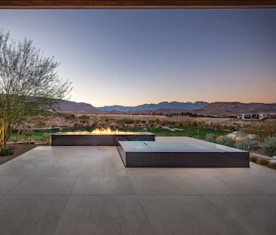 Category: Standalone Spas | By: Ozzie Kraft Enterprises, Las Vegas, Nev.