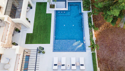 Category: POOLS WITH A VANISHING EDGE | By Silver Fox Contracting, Dubai