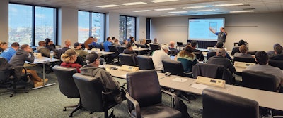 5 J 124 Aq Aula de entrenamiento de primavera1 Lg