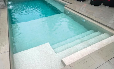 DC Pools en Corpus Christi construye una piscina ICF revestida con membrana de PVC.