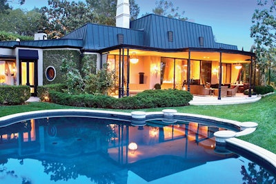 1 A 624 Aq F1 Aroundthe Pool13 Lg