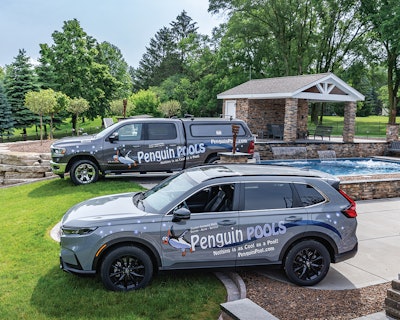 4 L 724 Aq F1 Penguin Pools 258 A6667 Lg