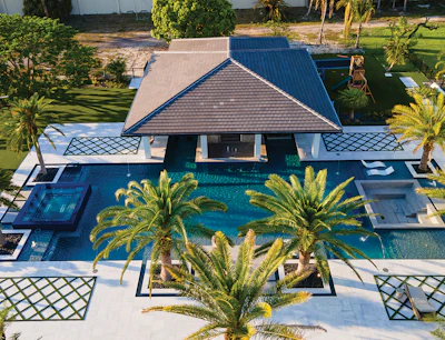 Category: Geometric | By Master Touch Outdoor Living, Coral Springs, Fla.