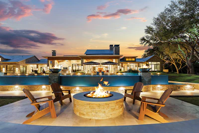 Category: Pool with a Vanishing Edge | By Paragon Pools, Houston, Texas