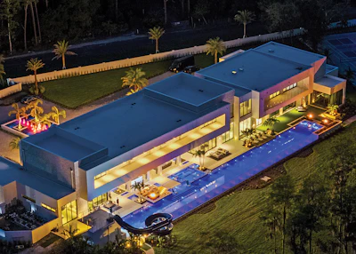 Category: Pools With a Vanishing Edge | By Ryan Hughes Design, Tampa, Fla.