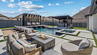 Category: Geometric | By Venture Custom Pools, Plano, Texas