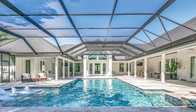 Category: Traditional | By Larsen’s Pool & Spa, Tampa, Fla.