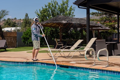 Ipssa Member Hunter Smith Cleaning Pool Mg 9635