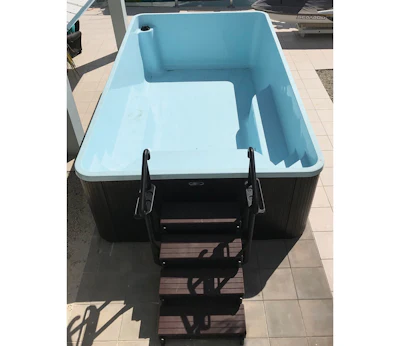 1 Q 525 Aq Ni Premium Fiberglass Pools Lg