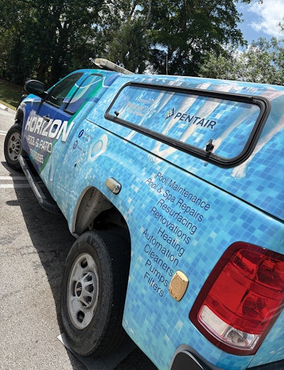 2 M 725 Aq Sc Best Use Of Pool Texture Horizon2 Lg