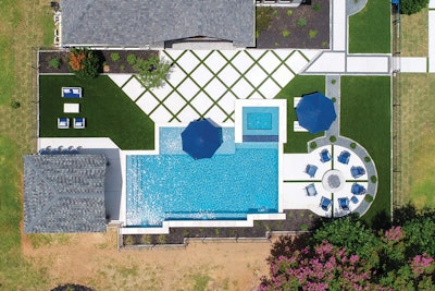 Category: Geometric | By Sandler’s Gold Medal Pools, Lewisville, Texas
