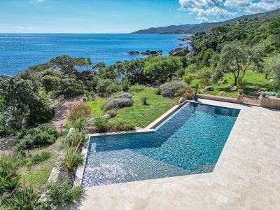 Category: Geometric | By Diffazur Piscines, Saint-Laurent-Du-Var, Alpes-Maritimes