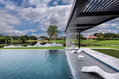 Category: VANISHING EDGE | By Ike’s Carter Pools, Oakland Park, Fla.