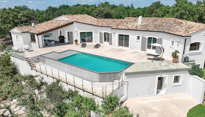 Category: Elevated Pool and/or Spa Structure | By Diffazur Piscines, Saint-Laurent-Du-Var, Alpes-Maritimes