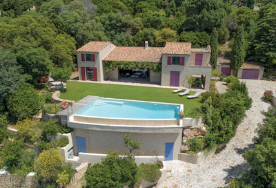 Category: Elevated Pool and/or Spa Structure | By Diffazur Piscines, Saint-Laurent-Du-Var, Alpes-Maritimes