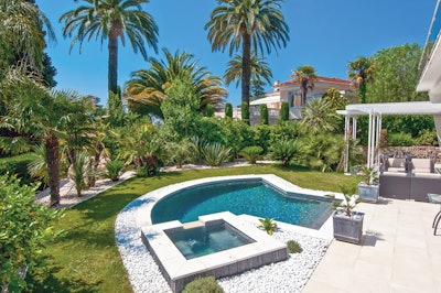 Category: Spas Built in Conjunction with Swimming Pools | By Diffazur Piscines, Saint-Laurent-Du-Var, Alpes-Maritimes