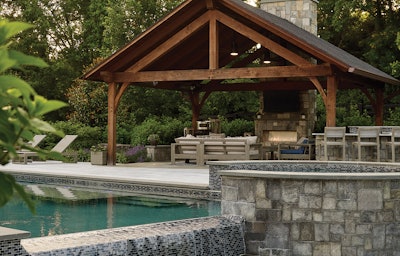 For furnishings, Todd Thomasson partnered with his wife, Alicia, principal designer of Alicia Thomasson Interiors. They layered in outdoor couches, loungers, bar seating and more to make the space inviting and comfortable.