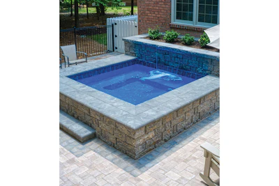 2 T 326 Aq F2 River Poolsand Spas